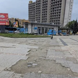 Ужгородська площа Кирила та Мефодія залишається проблемною зоною