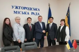 Ужгородський міський голова Богдан Андріїв зустрівся з делегацією Посольства Китаю