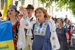 У Ужгороді відбулась масштабна хода за участю близько тисячі осіб
