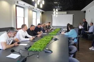 В Ужгороді подовжили тимчасовий тариф на проїзд у міських автобусах