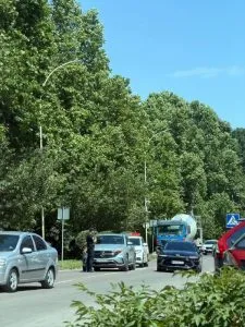 Ужгород: ДТП на Словʼянській набережній – авто наїхало на підлітка