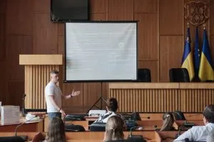 Формування інклюзивного середовища: навчання з безбар’єрності у міській раді
