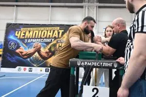 Ужгород зібрав учасників чемпіонату з армрестлінгу на підтримку українських захисників