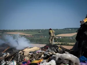 У Барвінку рятувальники двічі за добу загасили пожежі на сміттєзвалищі