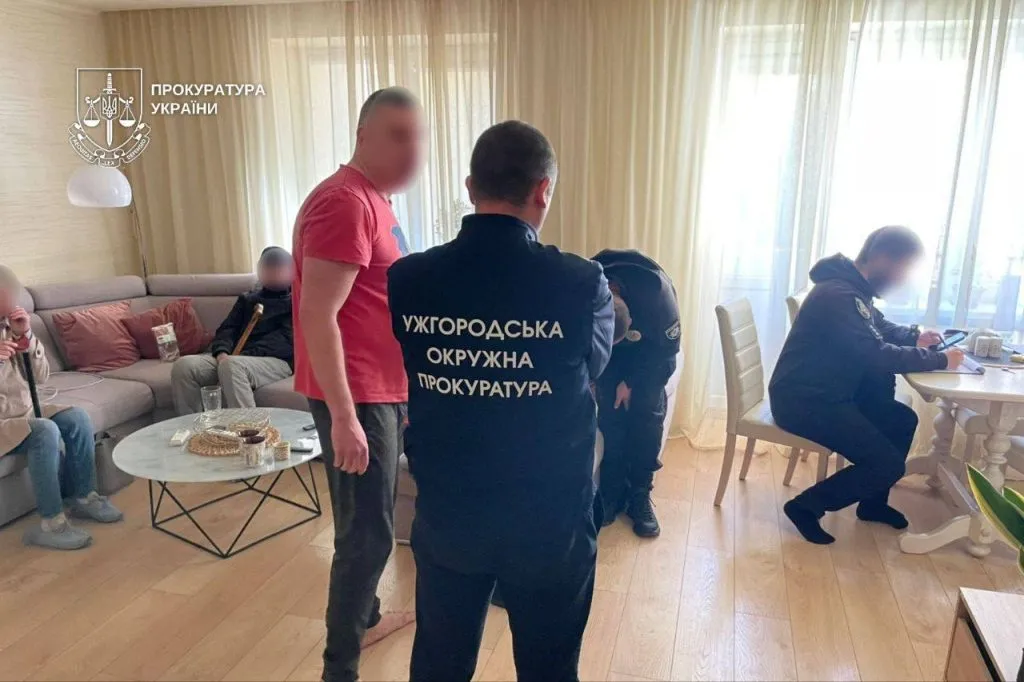 У Ужгороді обрали запобіжний захід для посадовців міськради, причетних до земельної схеми У Ужгороді обрали запобіжний захід для посадовців міськради, причетних до земельної схеми