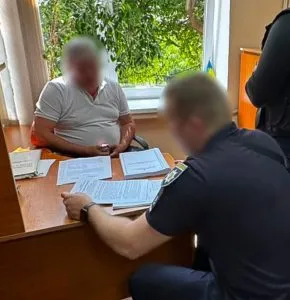 Ужгородські правоохоронці викрили схему незаконної приватизації землі за допомогою підроблених документів