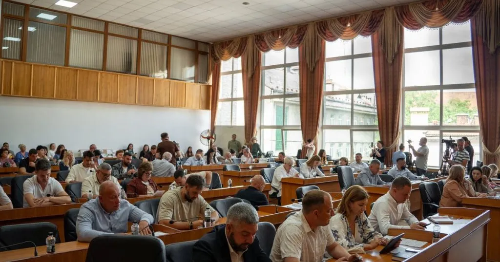 Ужгородська міськрада знову відклала питання закриття кладовища в Барвінку через відсутність кворуму