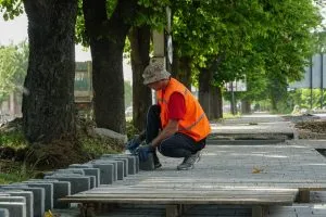 Ужгород оновлює інфраструктуру: ремонтні роботи тривають у кількох районах міста