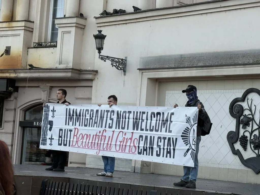 Мітинг проти імміграції в Ужгороді: позиція активістів та місцевої влади Мітинг проти імміграції в Ужгороді: позиція активістів та місцевої влади