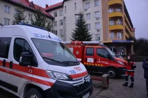 Ужгородські екстрені служби об’єдналися для порятунку 79-річної пенсіонерки
