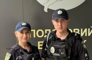 Патрульні допомогли породіллі дістатися до пологового будинку в Ужгороді