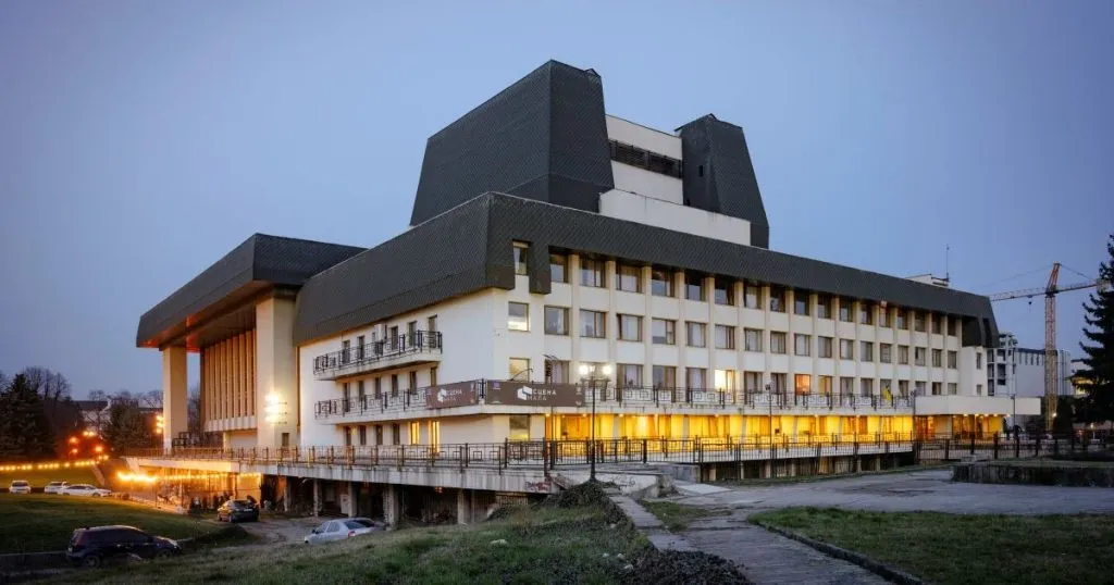 Історія створення драмтеатру в Ужгороді: від амбіцій до реалізації Історія створення драмтеатру в Ужгороді: від амбіцій до реалізації