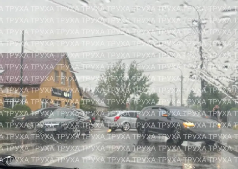 Масштабна ДТП на Капушанській: подробиці інциденту