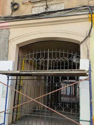 Скандальна «реставрація» в центрі Ужгорода: чому утеплення пінопластом фасаду колишнього Угорського казино обурило містян