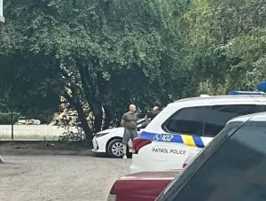 На вулиці Одеській чоловік відкрив вогонь із вікна п’ятого поверху