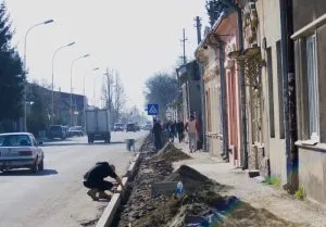 Відновлення руху на вулиці Карпатської України в Ужгороді