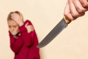 Ужгород: жінку госпіталізовано після ножового поранення