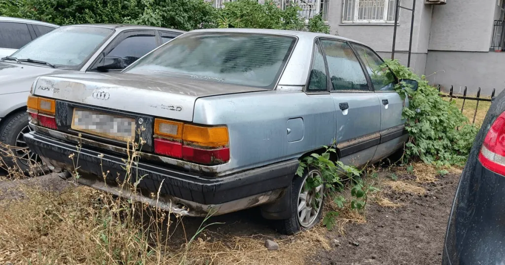 Ужгород запроваджує порядок очищення вулиць від покинутих автомобілів