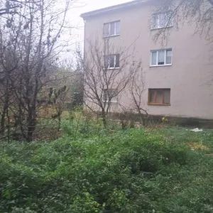 Ужгородські мешканці вибороли свої права на прибудинкову територію