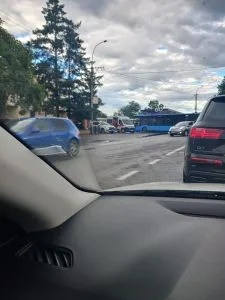 ДТП на вулиці Капушанській: під колеса міського автобуса потрапив підліток на самокаті