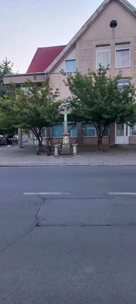 Забута спадщина Швабської: таємниці та драматична доля пам’ятного хреста в Ужгороді