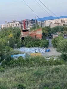 Екологічний колапс в Ужгороді: мешканці вулиці Героїв 128-ї Бригади вимагають ліквідувати стихійне сміттєзвалище
