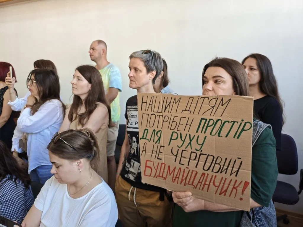 Ужгородська міська рада відхилила проєкт забудови Ботанічної набережної