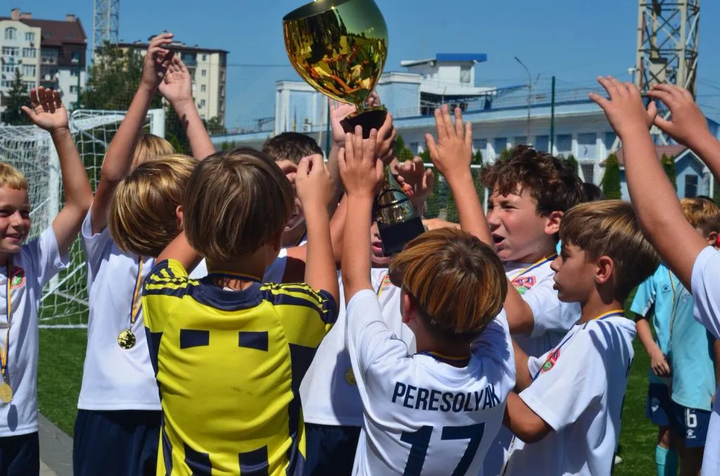 Юнi футболісти ФК «Ужгород‑білі» підкорили вершину всеукраїнського турніру пам’яті Володимира Пінковського