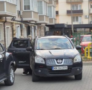 В Ужгороді невідомі в формі викрали чоловіка на автомобілі з іноземною реєстрацією