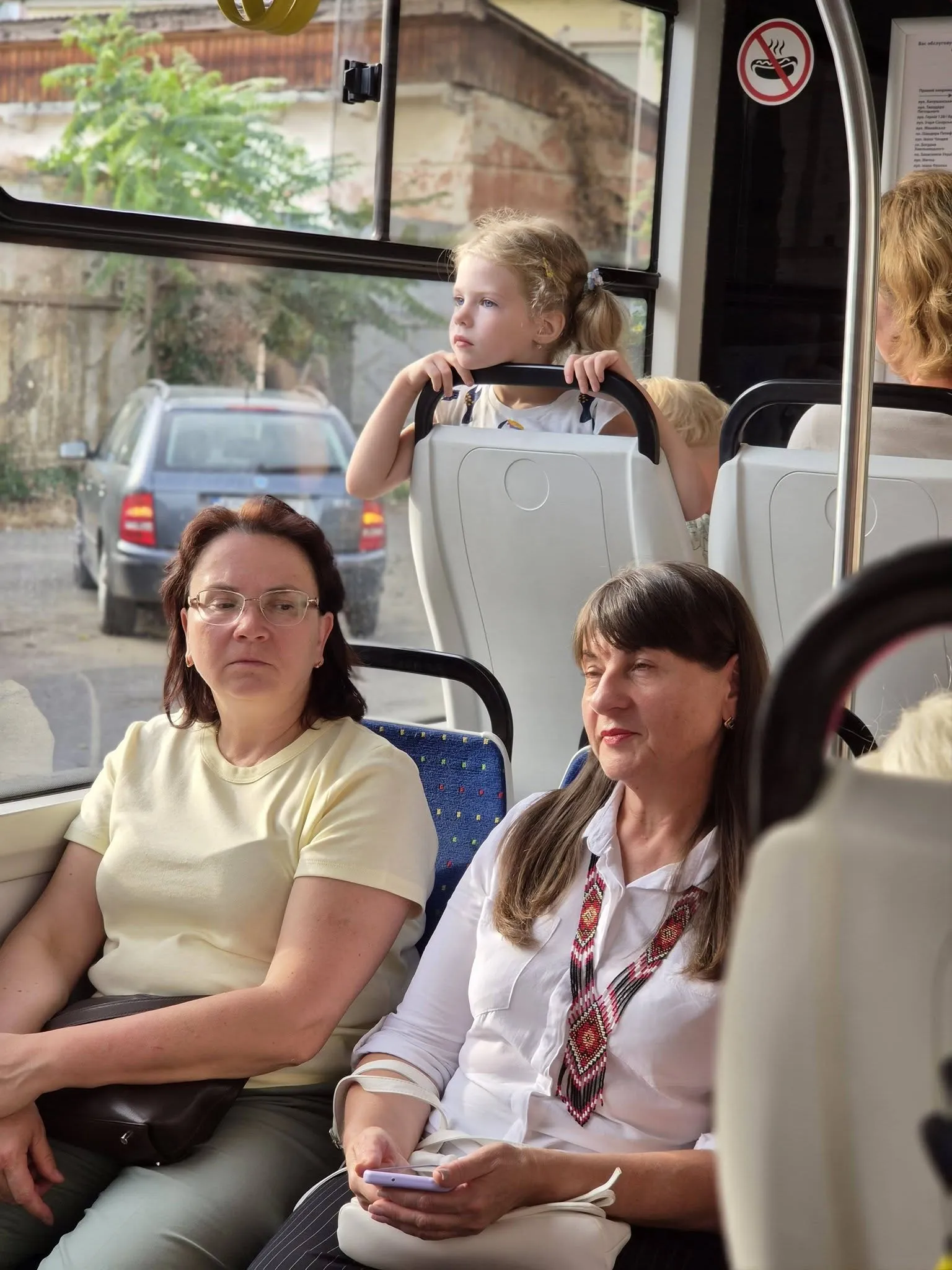 Історія ужгородського транспорту на колесах: як у місті пройшла унікальна автобусна екскурсія Тетяни Літераті
