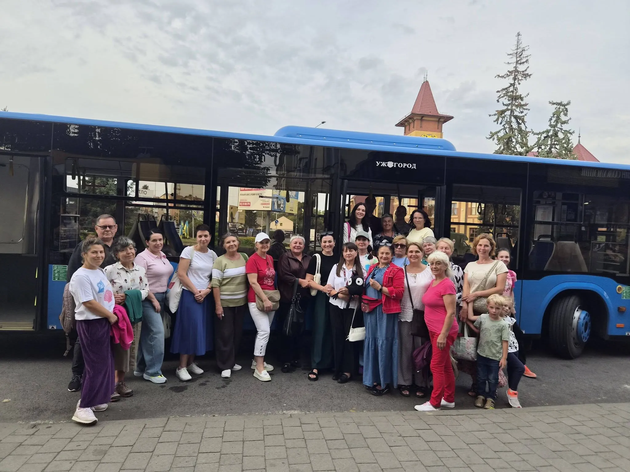Історія ужгородського транспорту на колесах: як у місті пройшла унікальна автобусна екскурсія Тетяни Літераті