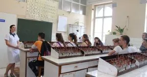 Криза педагогічної освіти: в Україні спостерігається гострий дефіцит майбутніх учителів хімії та фізики