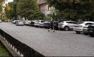 Ужгород розширює мережу платних парковок: нові локації та невдоволення містян