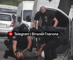 Хабар за ухилення: в Ужгороді затримали співробітника ТЦК
