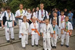 Ужгород приймав «Ходу чемпіонів»: майже тисяча спортсменів вийшли на вулиці міста