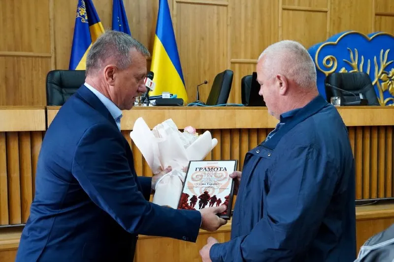 Ужгородська міська рада: нагороди для захисників, соціальна допомога та підтримка військових