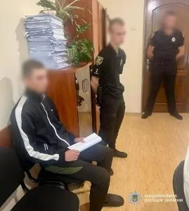 Жахливий злочин в Ужгороді: 18-річного вбивцю матері заарештували