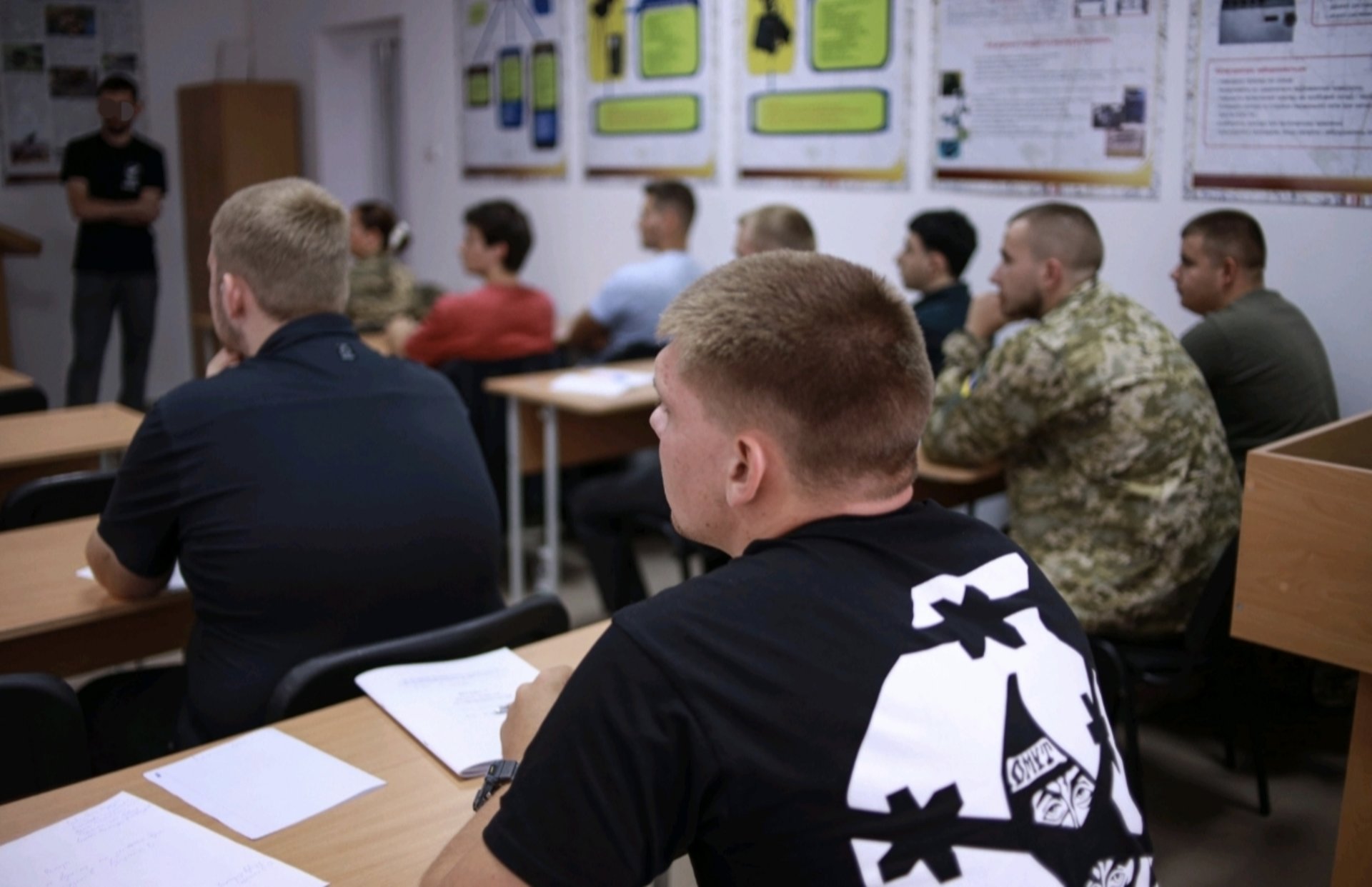 Інструктори з БпЛА поділилися бойовим досвідом зі студентами Ужгородського університету